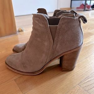 Dolce Vita Neutral/Brown/Nude Suede Booties